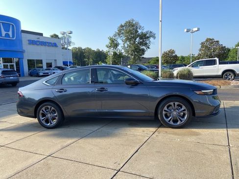 Used 2023 Honda Accord EX image 13