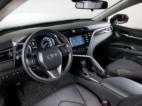 Used 2018 Toyota Camry LE FWD image 18