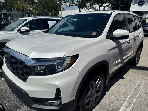 Used 2023 Honda Passport EX-L image 2