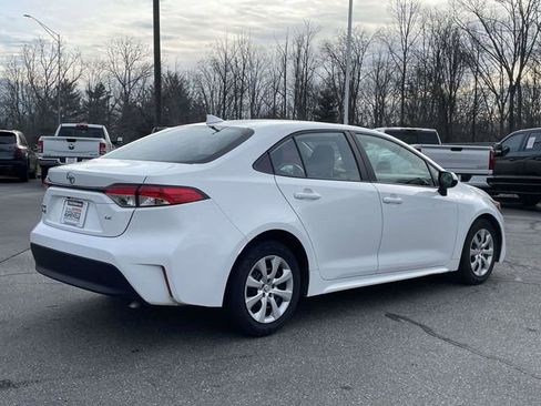 Used 2024 Toyota Corolla LE image 5