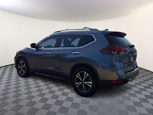 Used 2020 Nissan Rogue SV w/ Premium Package FWD image 5