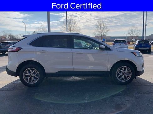 Certified 2024 Ford Edge SEL w/ Convenience Package AWD/4WD image 3