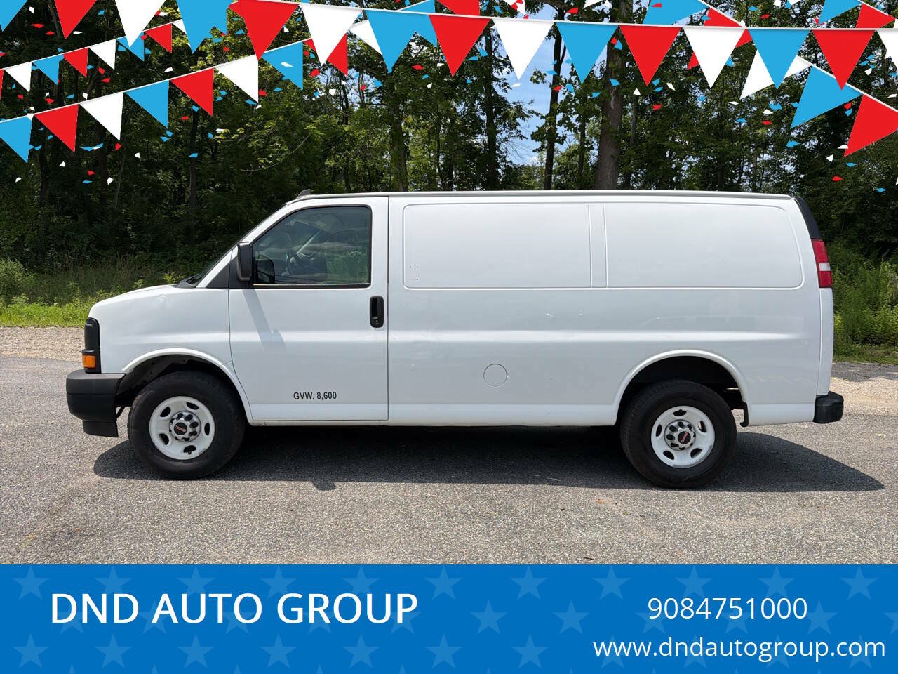 Used 2017 GMC Savana 2500 RWD image 1