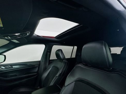 Used 2024 Jeep Grand Cherokee L Altitude image 25