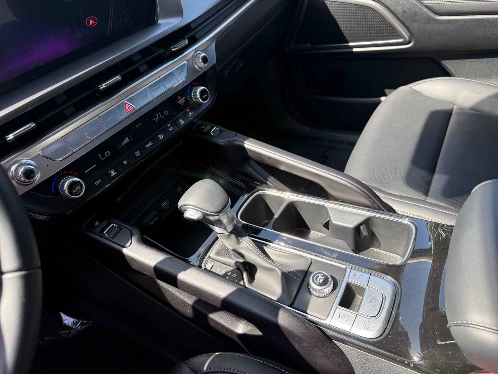 Used 2024 Kia Telluride S FWD image 13