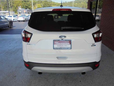 Used 2017 Ford Escape SE AWD/4WD image 4