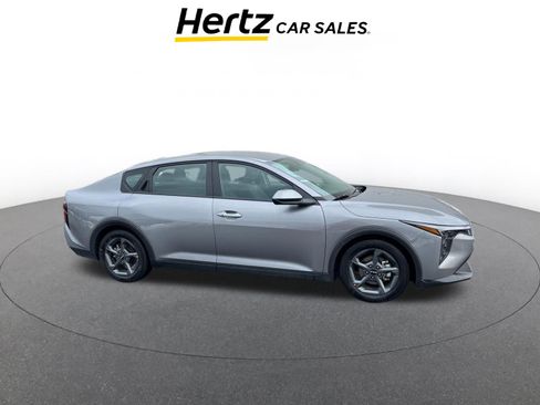 Used 2025 Kia K4 LXS image 1