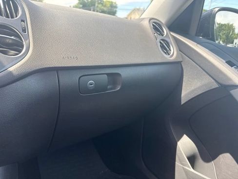 Used 2016 Volkswagen Tiguan SE AWD/4WD image 29