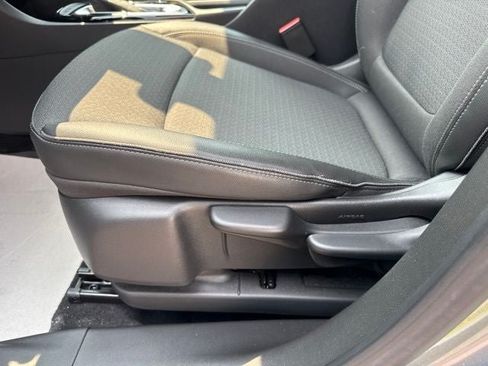 Used 2024 Buick Encore GX Preferred AWD/4WD image 11