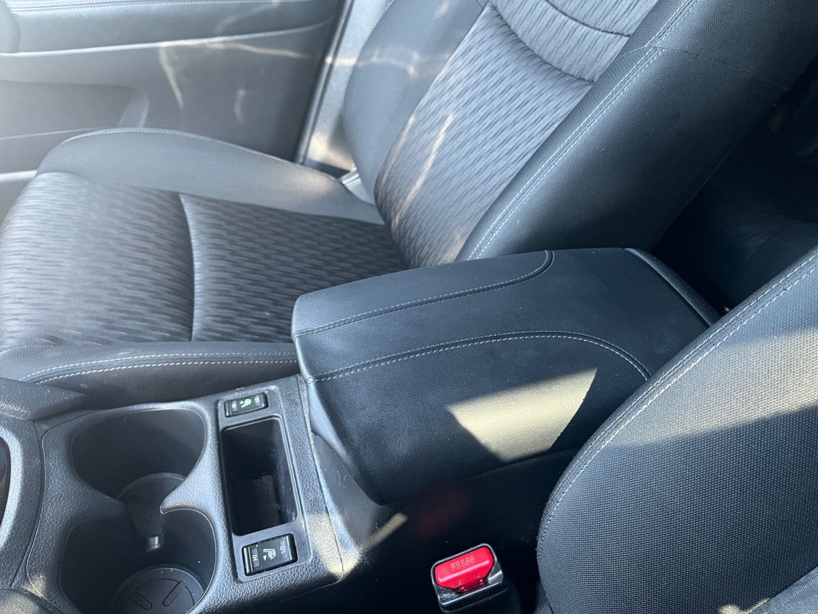 Used 2019 Nissan Rogue SV FWD image 27
