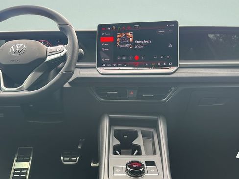 New 2026 Volkswagen Tiguan SE R-Line image 21