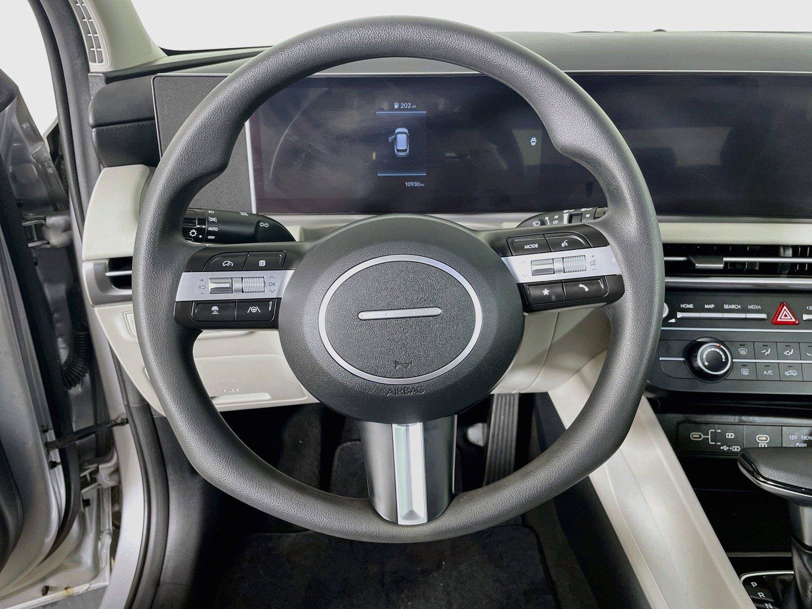 Used 2025 Hyundai Tucson SE AWD/4WD image 17