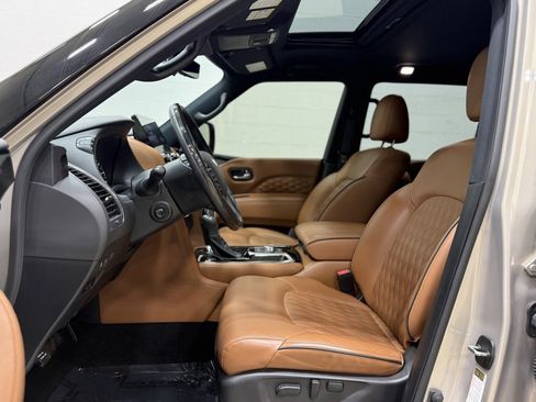 Used 2024 INFINITI QX80 Sensory image 17