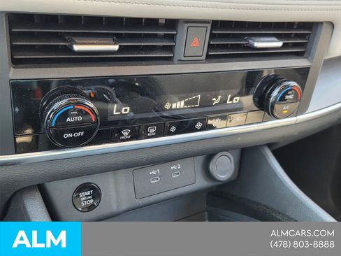 Used 2025 Nissan Rogue SV FWD image 19