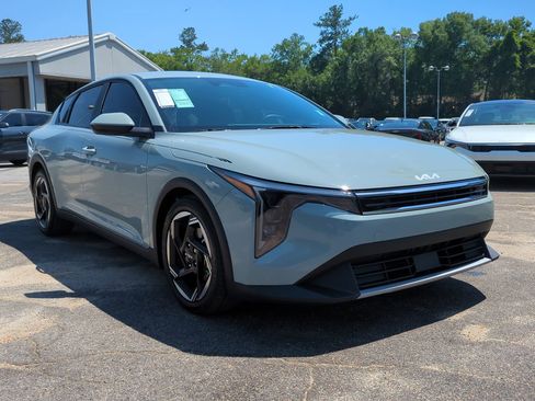 Certified 2025 Kia K4 EX FWD image 3