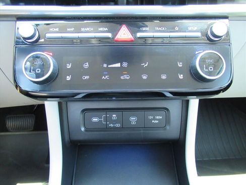 Used 2025 Hyundai Tucson Limited FWD image 28