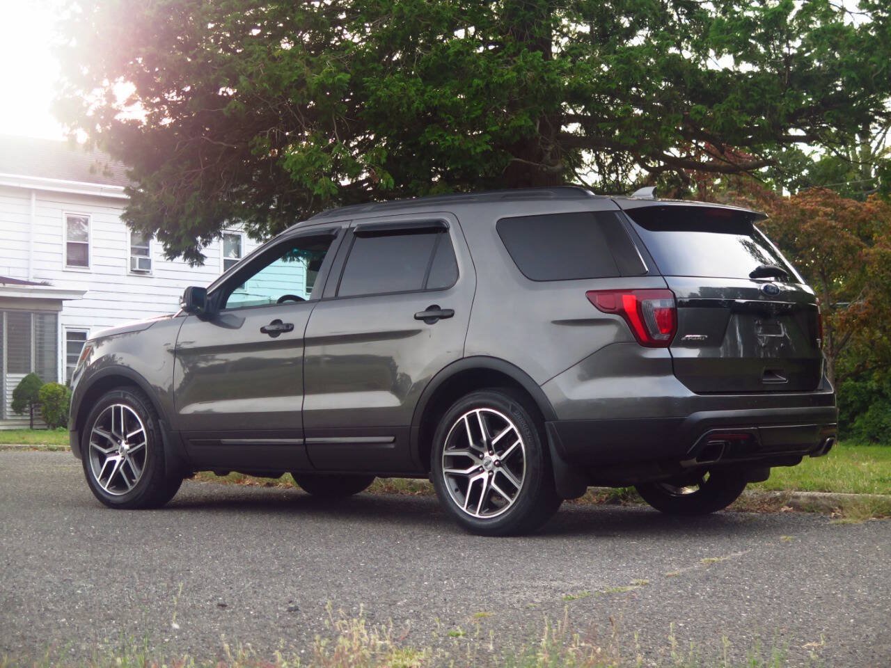 Used 2016 Ford Explorer Sport w/ Equipment Group 401A AWD/4WD image 3