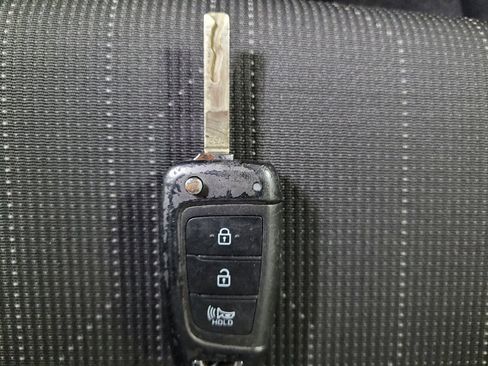 Used 2021 Hyundai Venue SE FWD image 32