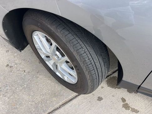 Used 2024 Chevrolet Equinox LS w/ LS Convenience Package image 28