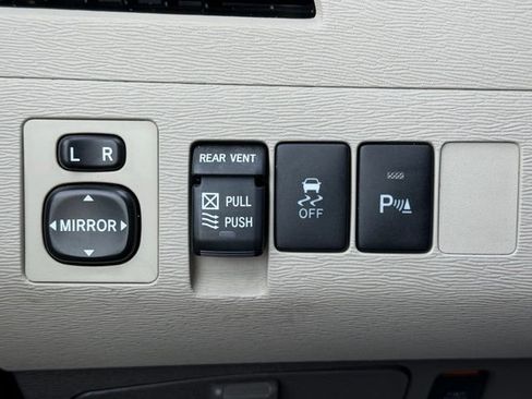 Used 2011 Toyota Sienna XLE w/ XLE Navigation Pkg FWD image 25