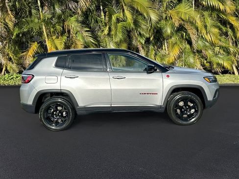 Used 2024 Jeep Compass Trailhawk image 4