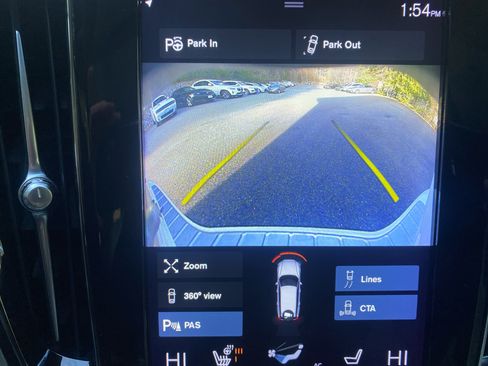 Used 2022 Volvo V60 T5 Cross Country w/ Advanced Package image 16