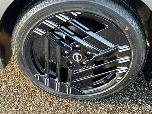 New 2026 Nissan Sentra SR image 9