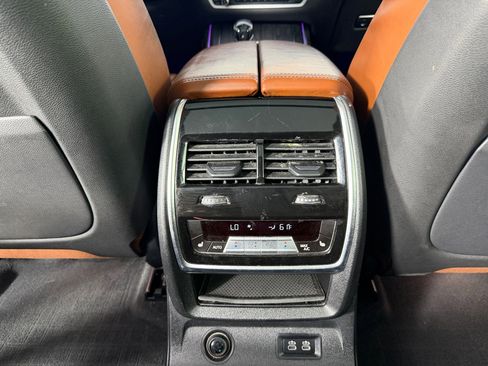 Used 2020 BMW X7 xDrive40i w/ M Sport Package AWD/4WD image 31