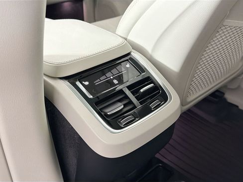 Certified 2023 Volvo XC90 B6 Ultimate w/ Protection Package Premier image 26