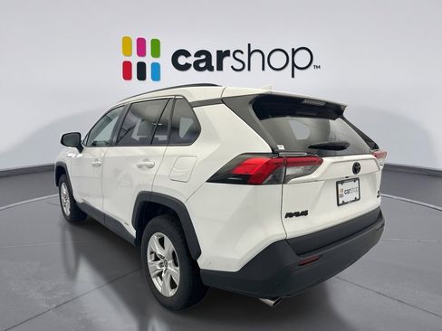 Used 2021 Toyota RAV4 XLE w/ Convenience Package AWD/4WD image 3
