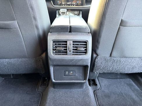 Used 2022 Nissan Rogue SV image 21