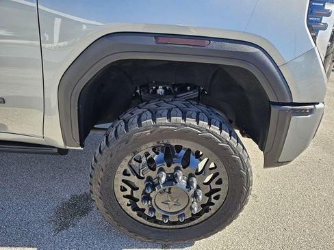 Used 2024 GMC Sierra 3500 Denali Ultimate image 11