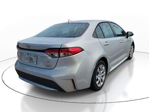 Used 2021 Toyota Corolla LE FWD image 6