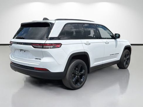 Used 2024 Jeep Grand Cherokee Limited w/ Black Appearance Package RWD image 3