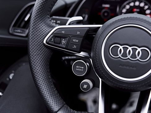 Used 2022 Audi R8 V10 w/ Carbon Exterior Package RWD image 66