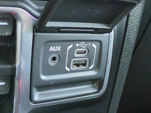 Used 2022 Jeep Wrangler Unlimited Rubicon w/ Cold Weather Group image 22