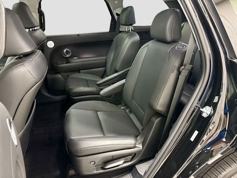 Certified 2026 Hyundai Palisade Limited AWD/4WD image 11