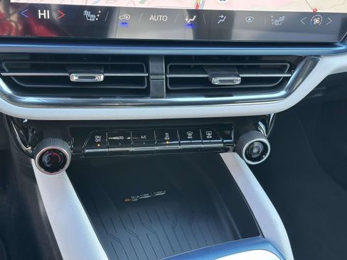 New 2026 Chevrolet Equinox EV LT image 12