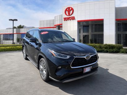 Used 2024 Toyota Highlander Platinum
