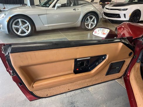 Used 1988 Chevrolet Corvette Coupe RWD image 24