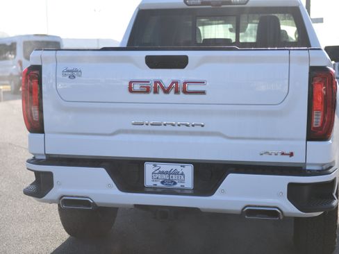 Used 2024 GMC Sierra 1500 AT4 w/ Technology Package image 17