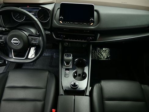 Used 2023 Nissan Rogue SV w/ SV Premium B Package image 6