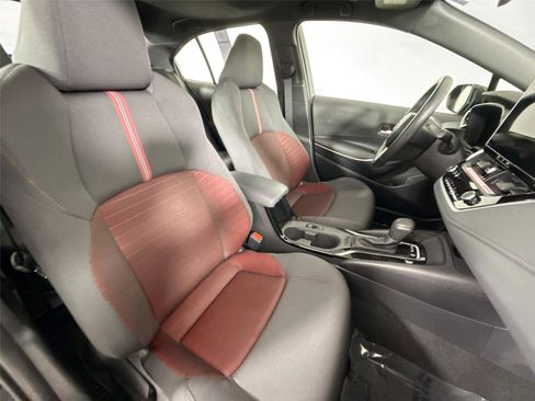 Used 2025 Toyota Corolla SE image 44