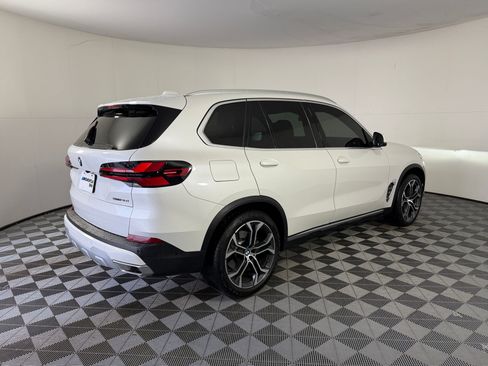 Certified 2026 BMW X5 sDrive40i w/ Climate Comfort Package RWD image 9