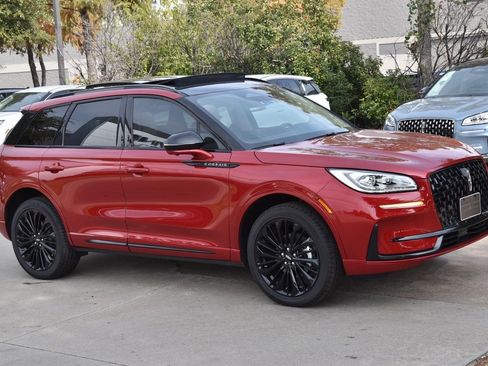 New 2026 Lincoln Corsair Reserve image 4