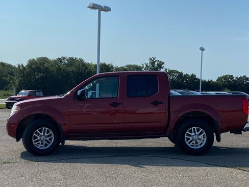 Used 2018 Nissan Frontier SV AWD/4WD image 6