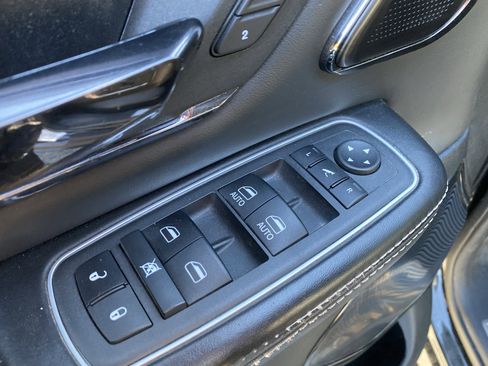 Used 2022 RAM 1500 Limited AWD/4WD image 25