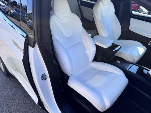 Used 2019 Tesla Model X Long Range AWD/4WD image 22