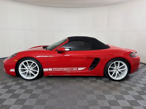 Certified 2024 Porsche 718 Boxster RWD image 29