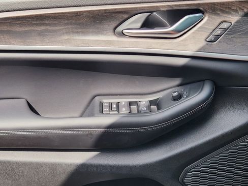 New 2026 Jeep Grand Cherokee Limited RWD image 16